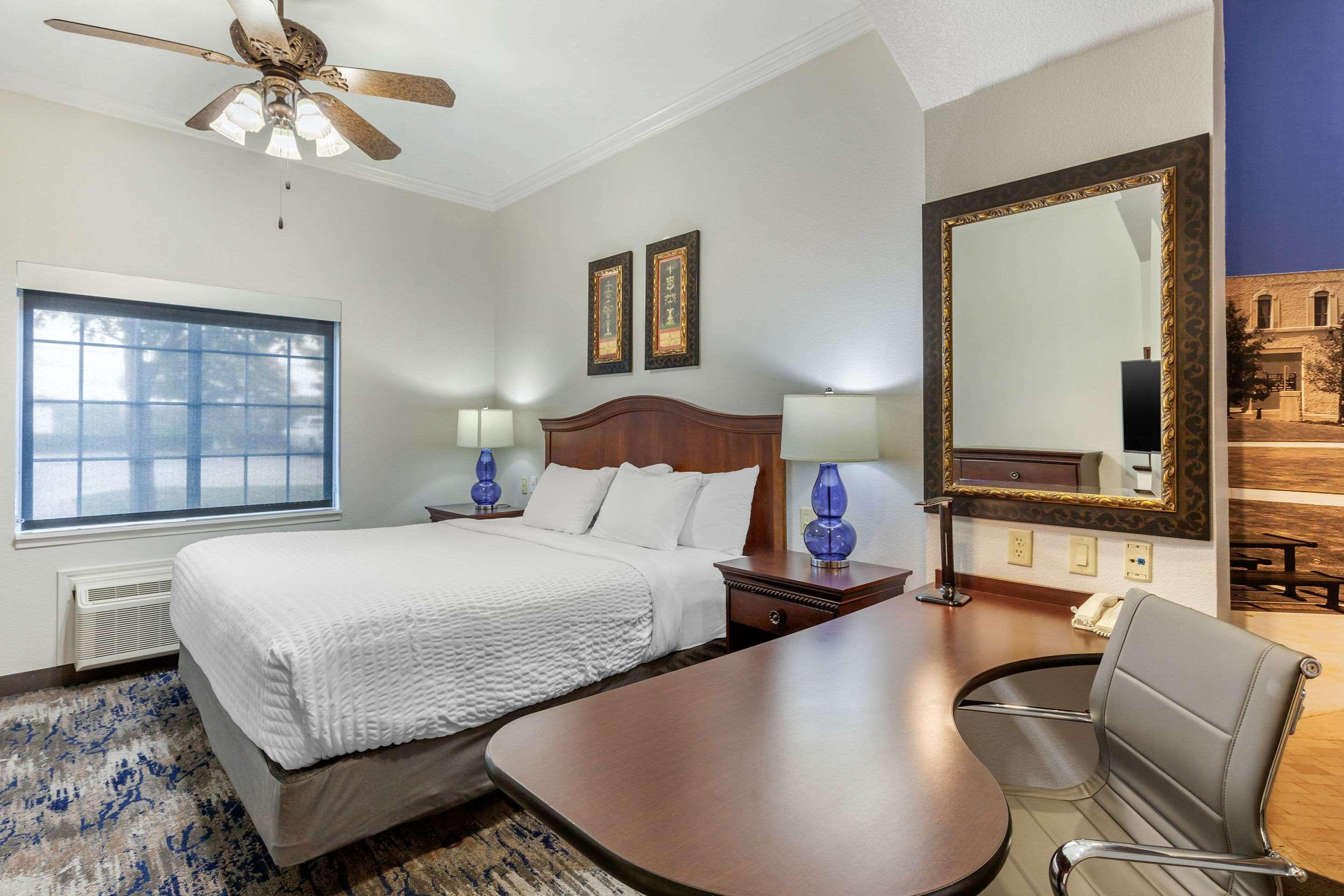 Clarion Pointe Sulphur Springs Esterno foto